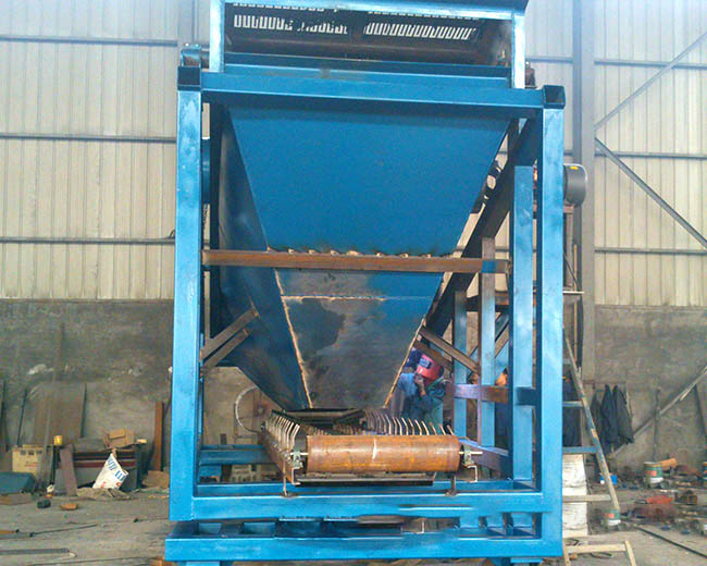 塊礦振動(dòng)篩真機(jī)照片