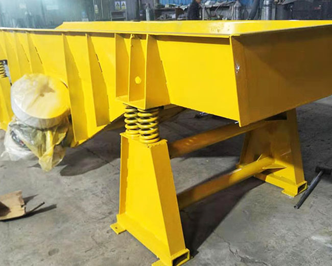 電機(jī)振動(dòng)水平輸送機(jī)