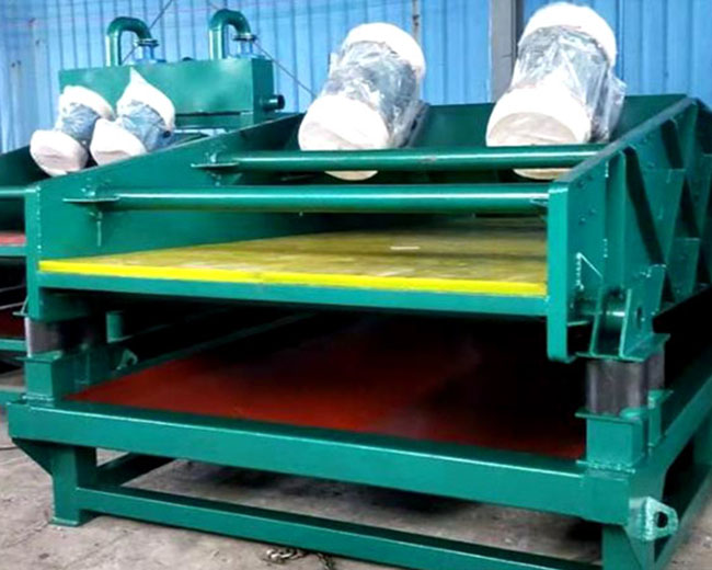 篩煤用的振動篩形式很多，我為直線或圓型遠(yuǎn)動軌跡