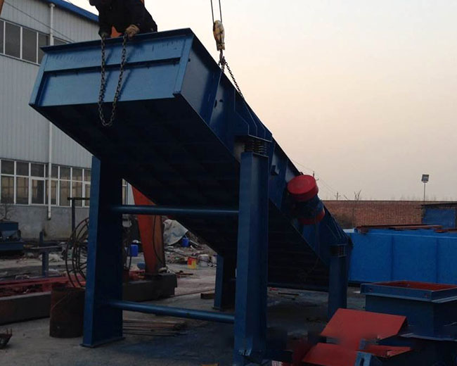 煤炭行業(yè)的分級(jí)、脫水、脫介直線型振動(dòng)篩合適