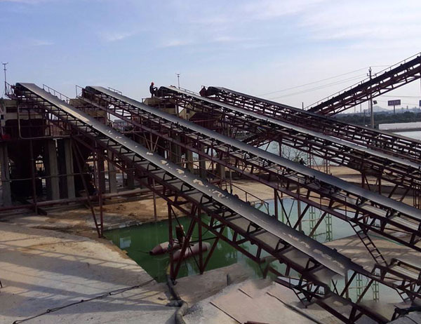 TD75型皮帶機選擇圓管與槽鋼價格能錯多少！