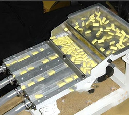 振動整列輸送機 振動整列輸送機