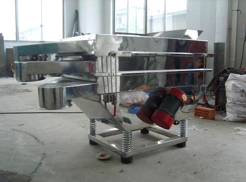 小型直線篩分機(jī)生產(chǎn)廠家哪家好，各型號(hào)價(jià)格怎么樣？