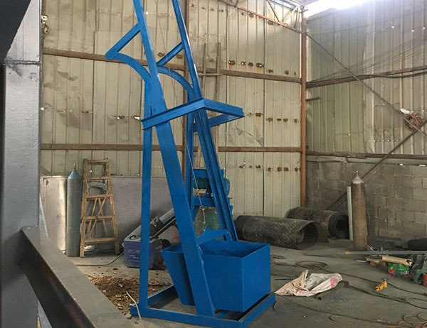 便攜式提升機(jī)方便移動、占地空間小