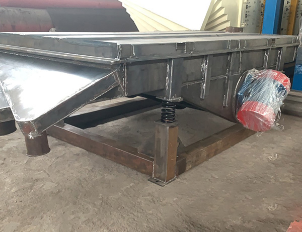 石子制砂生產(chǎn)線中選用直線振動(dòng)篩壓縮成本耐用實(shí)惠