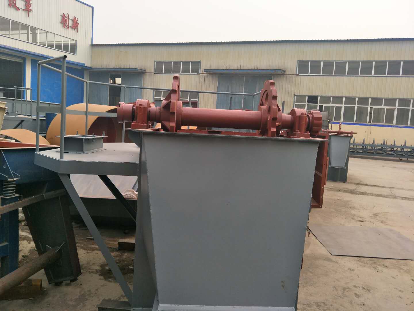 機(jī)制砂、石粉鏈、碎石子專用鏈?zhǔn)酱怪碧嵘龣C(jī)