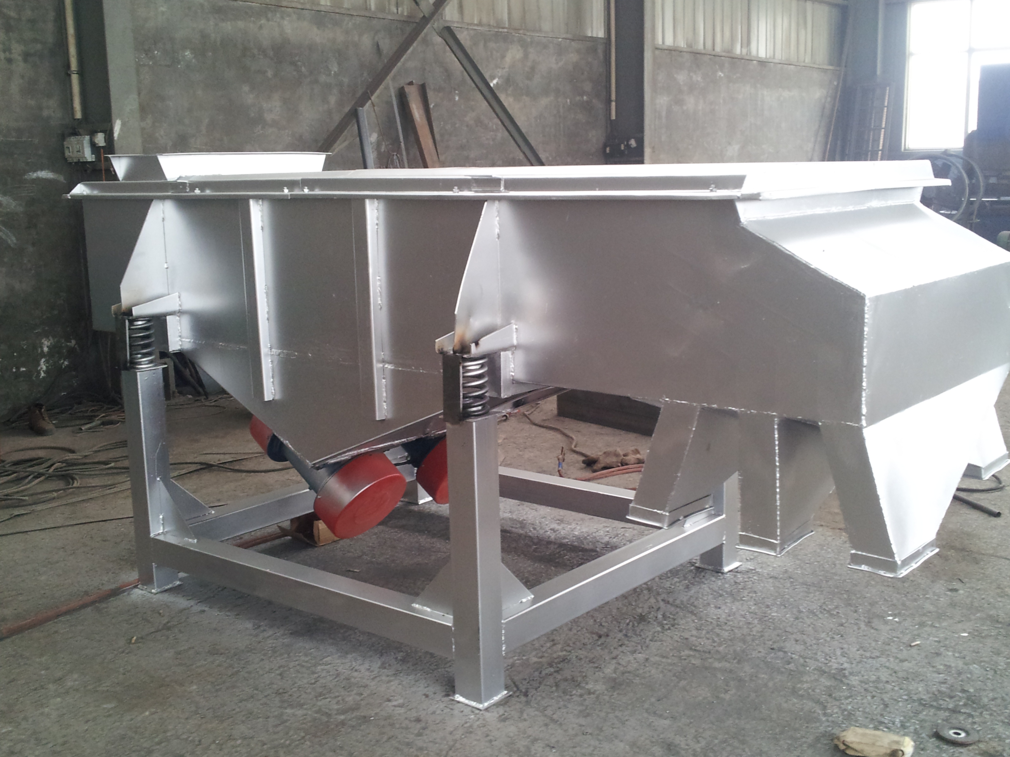 120目珍珠砂分目篩選擇直線振動(dòng)分級篩合適