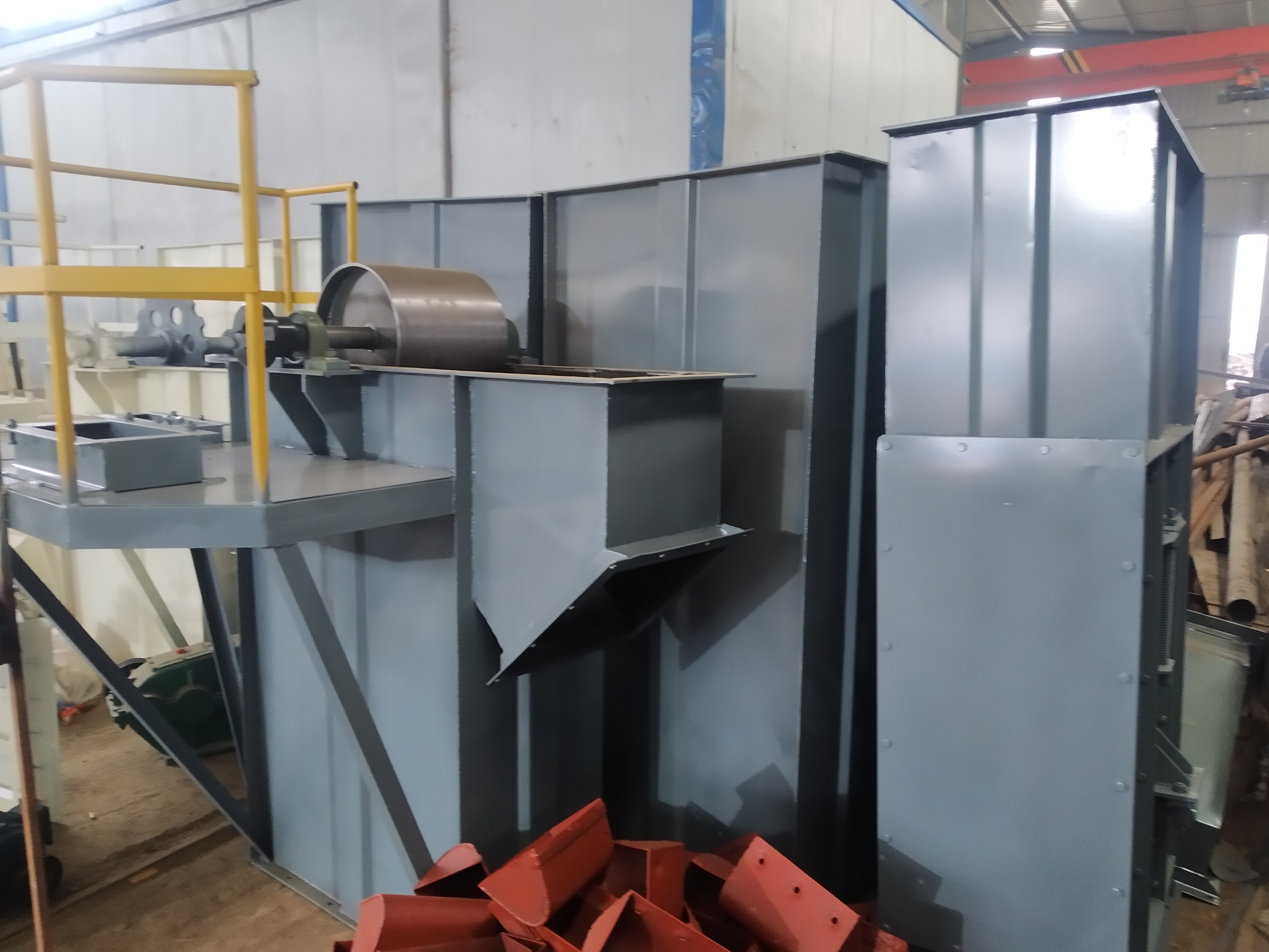 TD250沙子挖斗垂直提升上料機(jī)使用介紹