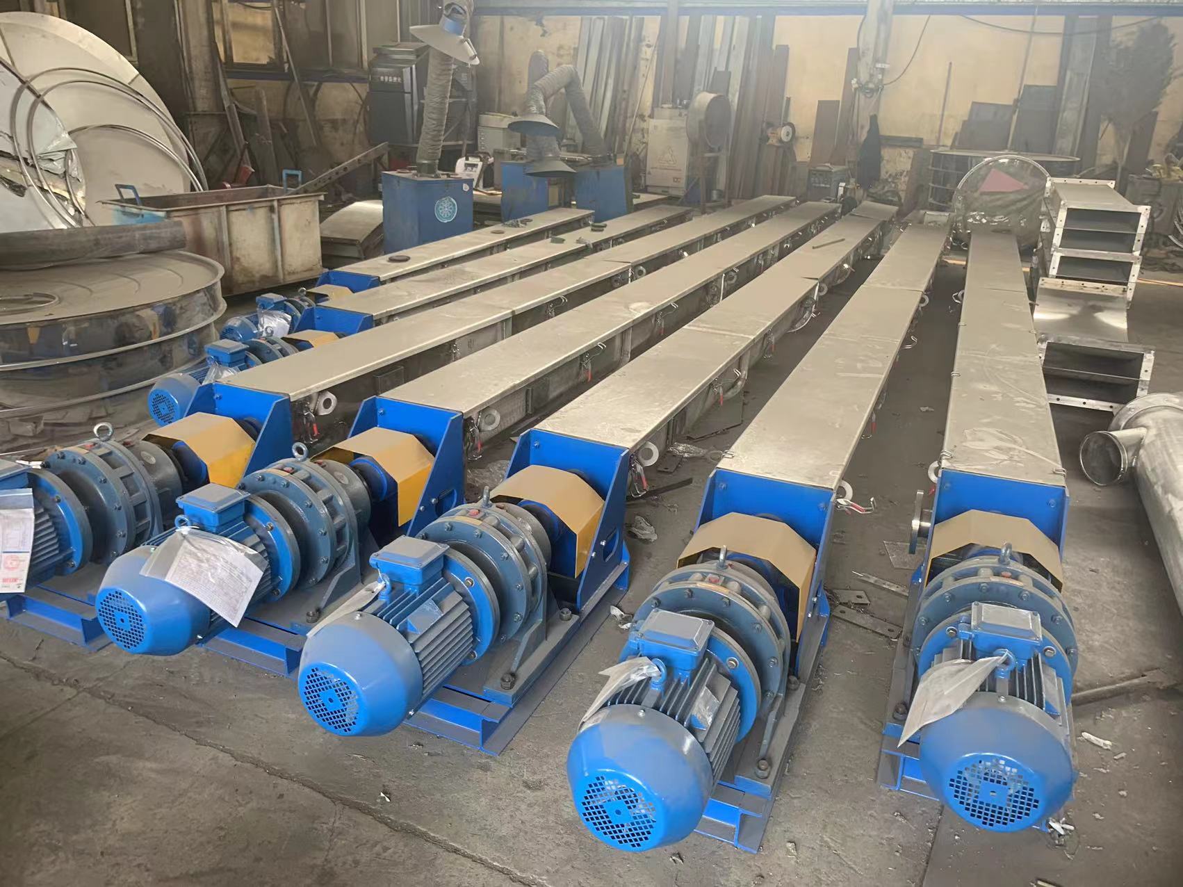 化肥廠、有機(jī)肥連續(xù)絞龍輸送機(jī)使用好